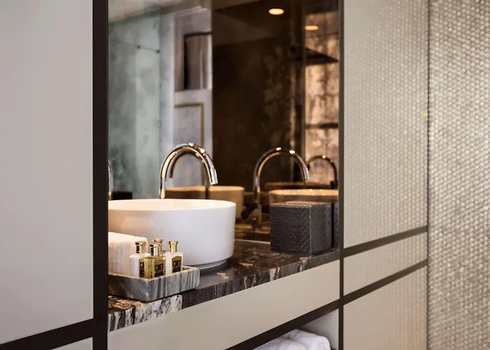 Luxury King Room
