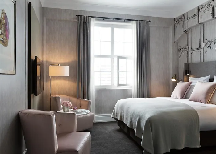 Superior King Room